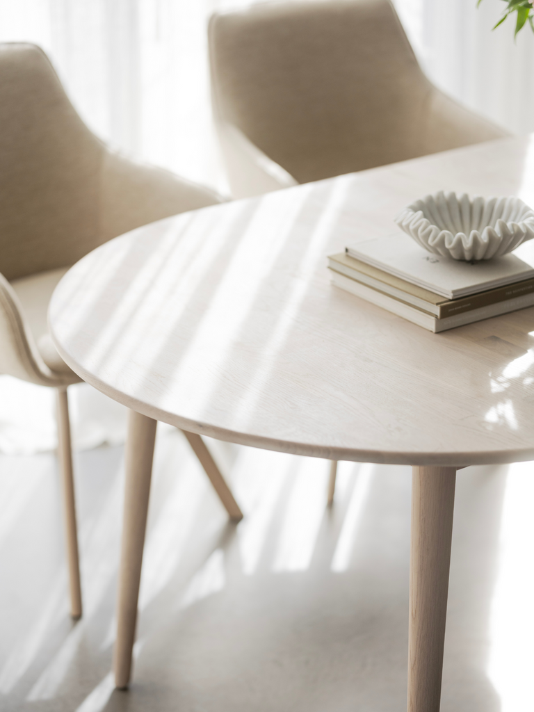 Tyler Tables Tyler Oval Oak Extendable Dining Table | The Wilds