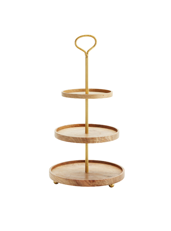 Etage With Wooden Plates